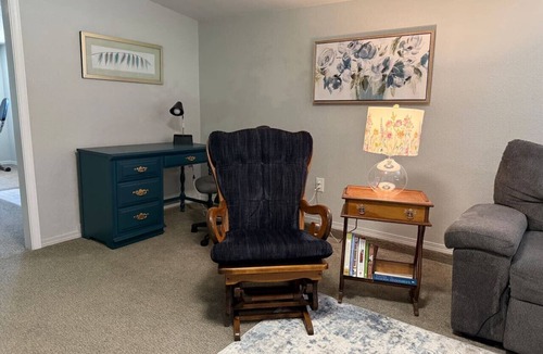 Southwest Ada County Alliance House | Happy Hazel-King Suite Game Room Fire Pit Pet Friendly Spacious Yard Boise