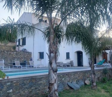 Biguglia House | Haut de villa casa di l onda piscine partagée
