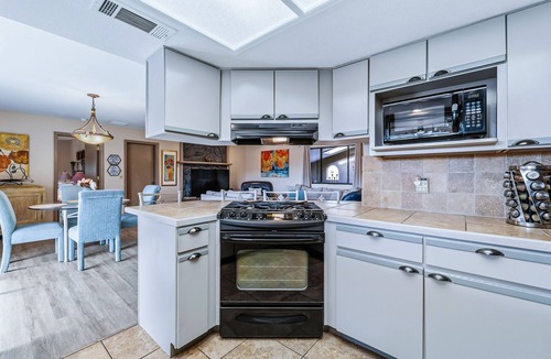Lake Havasu City House | HavaHappyStay | Walk to Downtown + Boat Parking