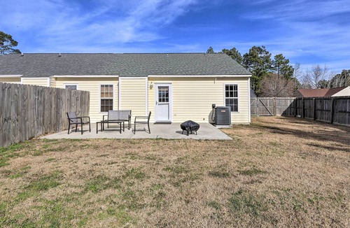 Havelock House | Havelock Home w/ Fenced Yard - 6 Mi to Beach!