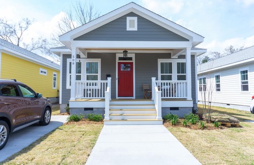 Wilmington House | Haven House: New Bungalow near downtown, close to all!
