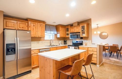 Page House | Haven in the Canyons: Hot Tub, Fire Pit, Deck Views, Boat Parking