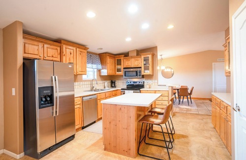 Page House | Haven in the Canyons: Hot Tub, Fire Pit, Deck Views, Boat Parking