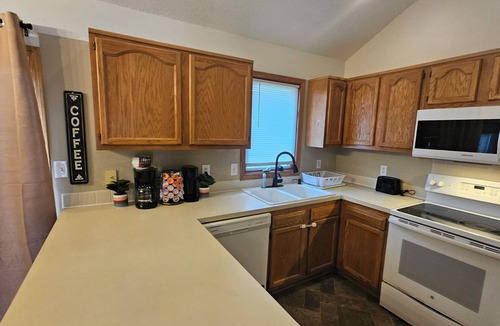 West Des Moines Bed & Breakfast | Hawthorne Hideaway