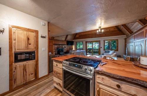 Sierra Cedars Cabin | HB Hideaway ~ Boho Treehouse Vibes in the Pines