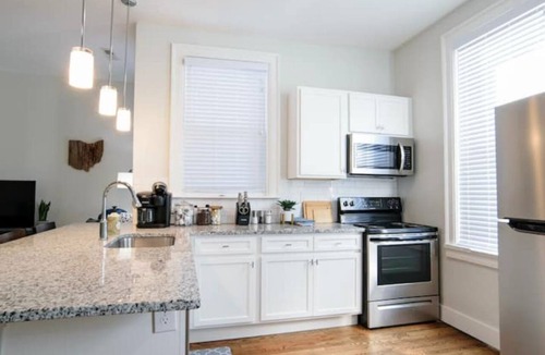 Hamilton Apartment | HeartofHamilton Family Stay-Ham,Spooky Nook,Miami