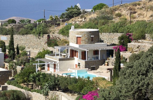 Kea House | Hearty Pool - Comfortable Accommodation with Pool and Sea Views
