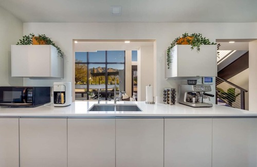Tucson House | Heated Pool/Mountain Views/Spa/4 BR 3.5 BA