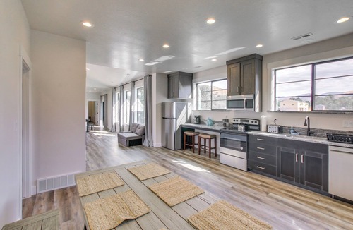 Preston House | Heated Saltwater Pool: Home on Scenic Cub River!