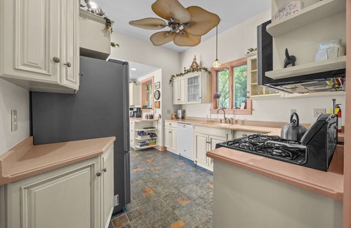 Dundee Cottage | Helvetia House: Historical Lake Home on Keuka Lake Wine Trail!