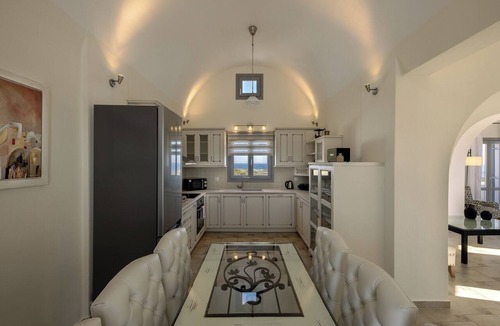 Akrotiri Villa | Hemera Holiday Home