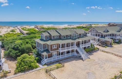 Corolla House | Hemingway Estate No Resort Fee Sleeps 32 Events Welcome