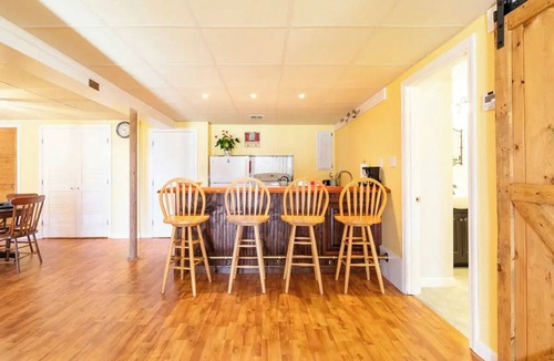 North Kingstown Apartment | Hickory Hideaway - Lakeside Oasis