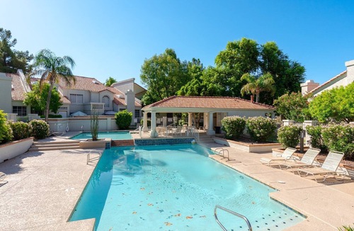 Paradise Valley Village House | Hidden Hills | 3 bed 2 bath | POOL