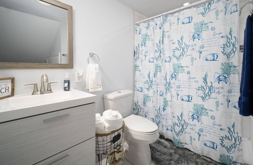 Willoughby Spit Apartment | HideAway at the Bay