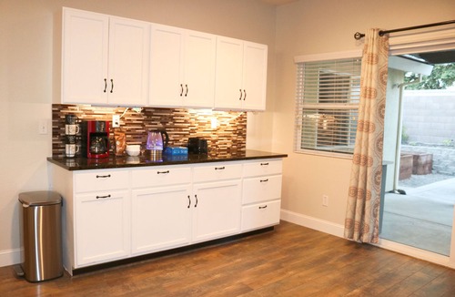 Elk Grove Villa | High Ceiling & Amazing backyard & family Kids friendly