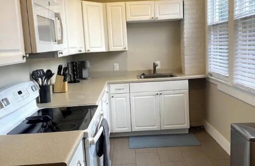 Old Southwest Apartment | Highland Park Place: Historic Two Bedroom Apt!