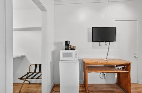 Williams House | Highlander Motel Room 12 Route 66 Escape