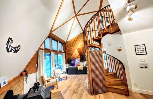 Yosemite Lakes House | Hikari Haven Dome | Hot Tub,BBQ,Planetarium,Loft