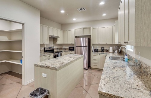 Lake Havasu City Apartment | Hike & Explore: Apt 3 Mi to Lake Havasu & Dtwn!