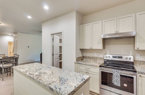 Lake Havasu City Apartment | Hike & Explore: Apt 3 Mi to Lake Havasu & Dtwn!