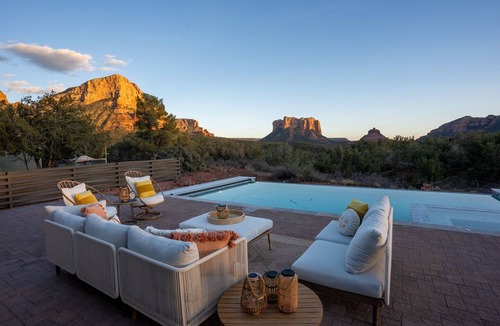 Sedona House | Hiker's Paradise infinity pool, trail access to Chapel of Holy Cross and Mystic