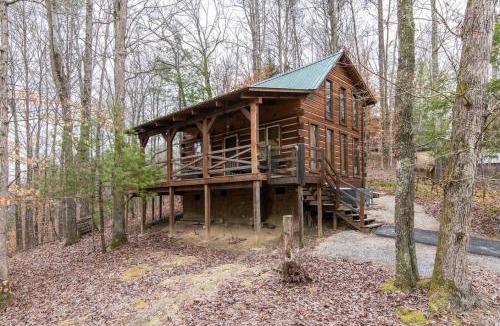 Campton House | Hillside Loft Cabin- Hot Tub, WiFi, 20 mins from Natural Bridge