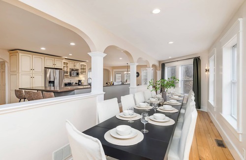 Laurelville House | Hillside Retreat-Hot Tub · Game Room · Sleeps 12 - 4BD/5BA - 2 min to Rock House