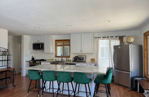 Kernville House | Hilltop Kern River Nest Retreat - 3 separate units 4 bdrms Perfect for a Group