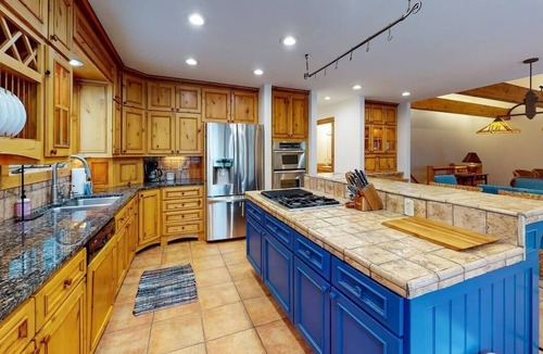 Hayden View Estates House | Hilltop Lodge on Hayden Lake | Expansive deck & private dock with stunning views