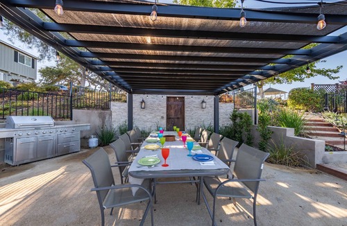 Paso Robles House | Hilltop Vineyard Estate with 360 Views, Hot Tub & Pool!