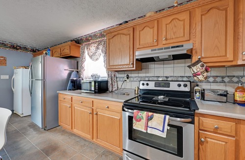 Vine Grove House | Historic Bed & Breakfast Home near Fort Knox!
