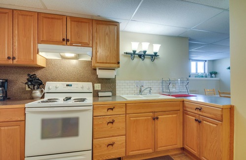 Cannonville Cottage | Historic Bryce Canyon Basecamp w/Game Room!