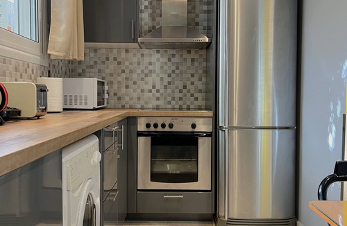 Thissio Apartment | Historic Center getaway 10' walk to Acropolis hill