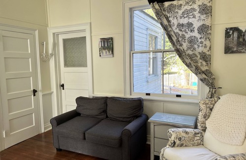 Summerville Historic District Cottage | Historic DRs Cottage frm 1864 w charm of modern getaway Travel RN/Corp contract