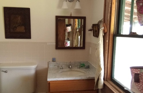 Hardyville House | Historic farmstead, private access to the Green River