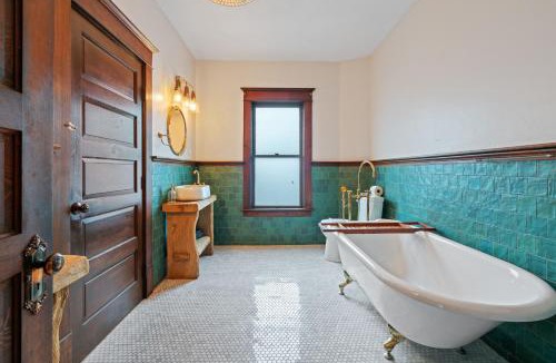 Downtown Vancouver House | Historic Home in Downtown Vancouver