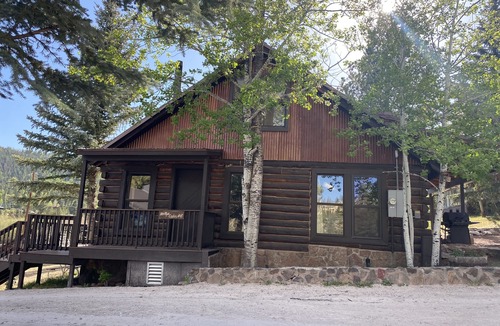 Greer Cabin | Historic Log Cabin in Greer, AZ. Located near Molly Butler's & Sunrise Ski Area
