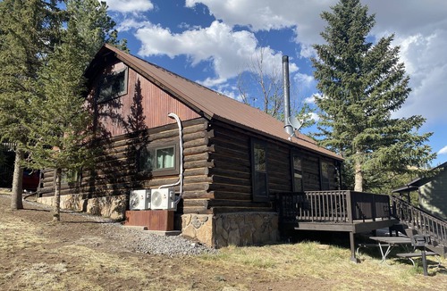 Greer Cabin | Historic Log Cabin in Greer, AZ. Located near Molly Butler's & Sunrise Ski Area