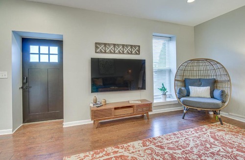 Loveland Apartment | Historic Loveland Apt: Walk to Little Miami River!