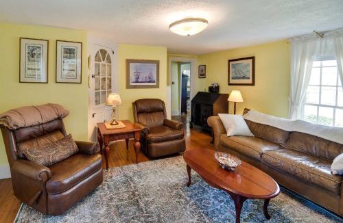 Warren Apartment | Historic Warren Vacation Rental: Walk to Beaches!