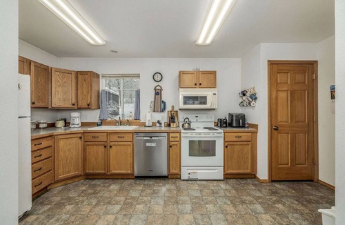 Rathdrum Cabin | Historic Waterfront Cabin with Private Dock on Twin Lakes, Rathdrum, Idaho