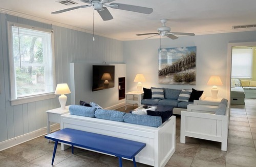 Northeast Virginia Beach House | House ∙ 4 bedrooms ∙ 10 guests
