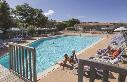 Poggio-Mezzana Apartment | Holiday Apartment "Poggio Mezzana" with Sea View, Shared Pool & A/C