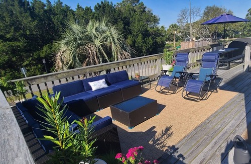 Sullivan's Island House | Holiday Deals! Sleeps 5 2BR 2Bath Walk to beach!