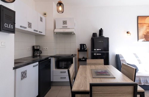 Poggio-Mezzana Apartment | Holiday Apartment "Poggio Mezzana" with Sea View, Shared Pool & A/C