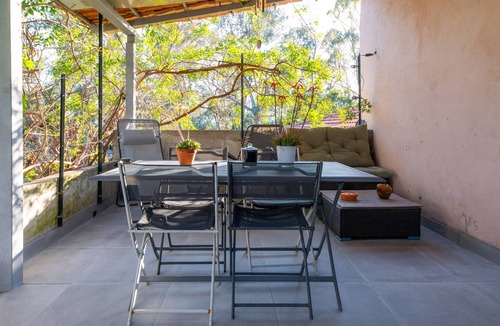 Pineto House | Holiday Home 'F2 À 100m De La Plage' with Mountain View, Wi-Fi and Air Conditioning