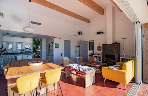 Monacia-d'Aullene House | Holiday Home 'Maison Aux Vents' with Sea View, Wi-Fi and Air Conditioning