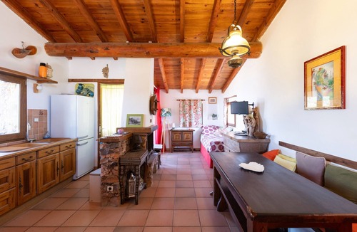 Osani House | Holiday Home 'La Maison De Mammò' with Sea View, Private Terrace and Wi-Fi