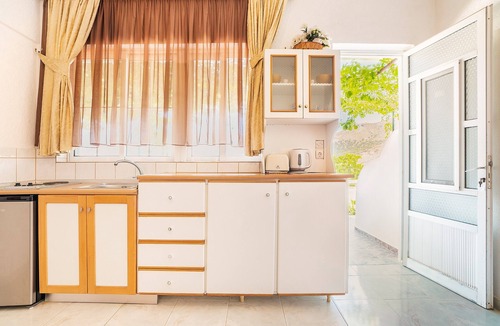 Livadia House | Holiday Home 'Panorama Tilos Apt B' with Sea View, Wi-Fi and Air Conditioning